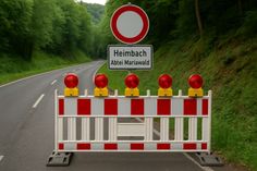 Die L 249 zwischen Heimbach und der Abtei Mariawald ist wegen Bauwerkschäden bis in den Sommer 2026 vollständig gesperrt.