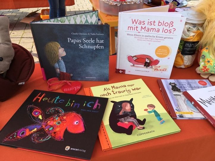 Zum Thema "Psychisch kranke Eltern" gibt es viele Bücher. Foto: FF
