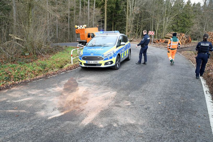 Verkehrsunfall mit schwer verletzter Person auf der K20 zwischen Widdau und Rohren.