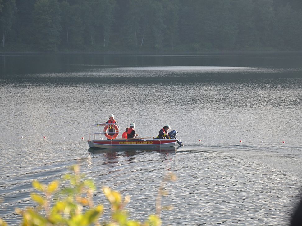 Am Pulvermaar probten rund 50 Einsatzkräfte den Ernstfall. Foto: Dietmar Geib