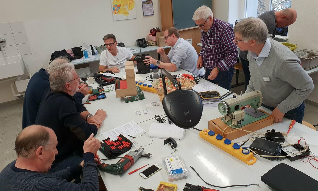 Es wird wieder repariert: Ab dem 24. Oktober bringen die Ehrenamtler Defektes zum Laufen.