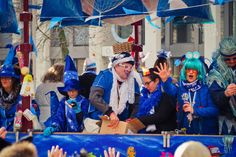 Kamelle für alle! Damit auch in der kommenden Kampagne wieder reichlich Süßes fliegt, unterstützen Westenergie und WochenSpiegel neun Vereine mit je 300 Euro.