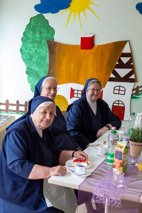 v.l.n.r.: Die angereisten Schwestern der Vinzentinerinnen Schwester Daniela, Schwester Hedwig, Oberin Schwester Christine