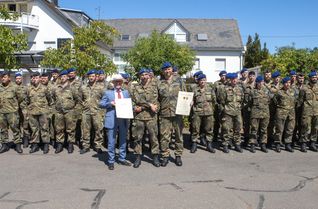 Mit einem feierlichen Appell ist am vergangenen Donnerstag, 13. August 2026, die Patenschaft zwischen der Stadt Boppard und der 9. Kompanie des Sanitätsregiments 2 offiziell besiegelt worden,