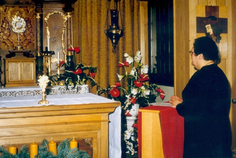 In der neu errichteten Kapelle in Mechernich gründet Mutter Marie Therese am 8. Dezember 1984 den "Ordo Communionis in Christo". Die Gemeinschaft feiert nun den 40. Gründungsgedenktag in der Mechernicher Pfarrkirche.