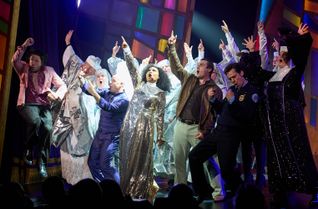 Schlussapplaus für "Sister Act": Die Musicalproduktion gehörte 2024 zum Spielplan der Theaterfestspiele Vulkaneifel in Darscheid.
