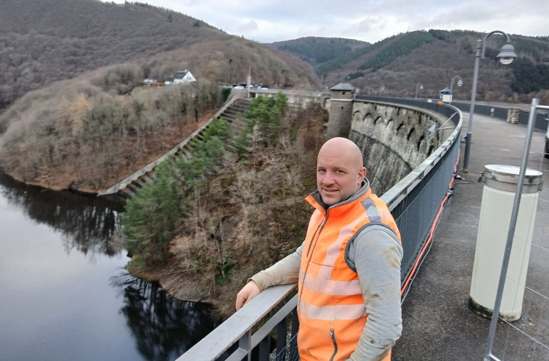 Gerrit Jaspers hat die Bauleitung auf der Urftstaumauer.