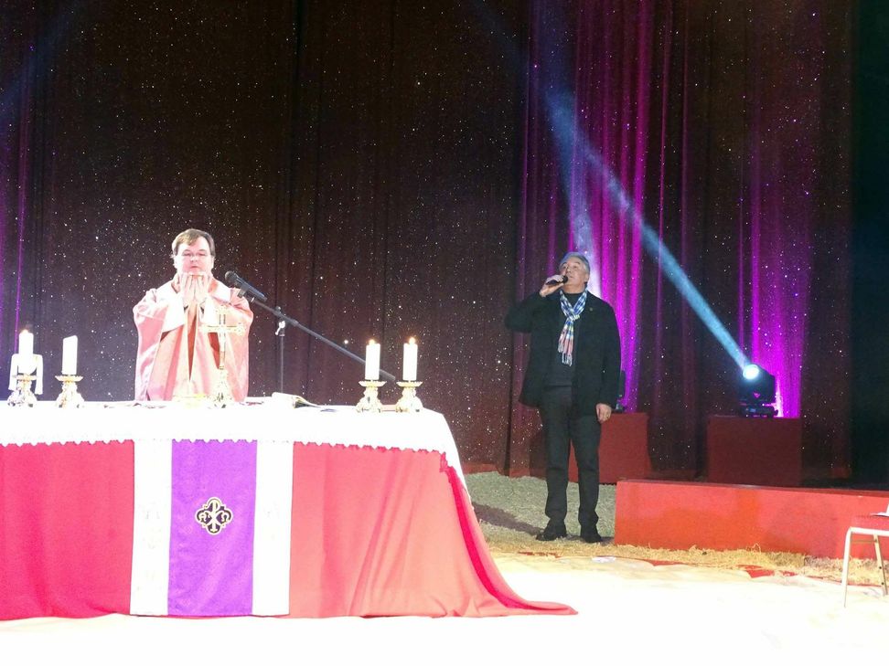 Gabenzubereitung. Foto: Mohsmann