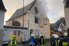Das Feuer in dem älteren Wohnhaus konnte von den Feuerwehren schnell gelöscht werden.