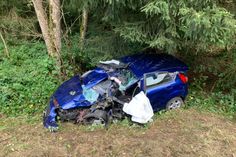 Die Fahrerin des Ford Fiesta wurde lebensgefährlich verletzt. Foto: Polizei