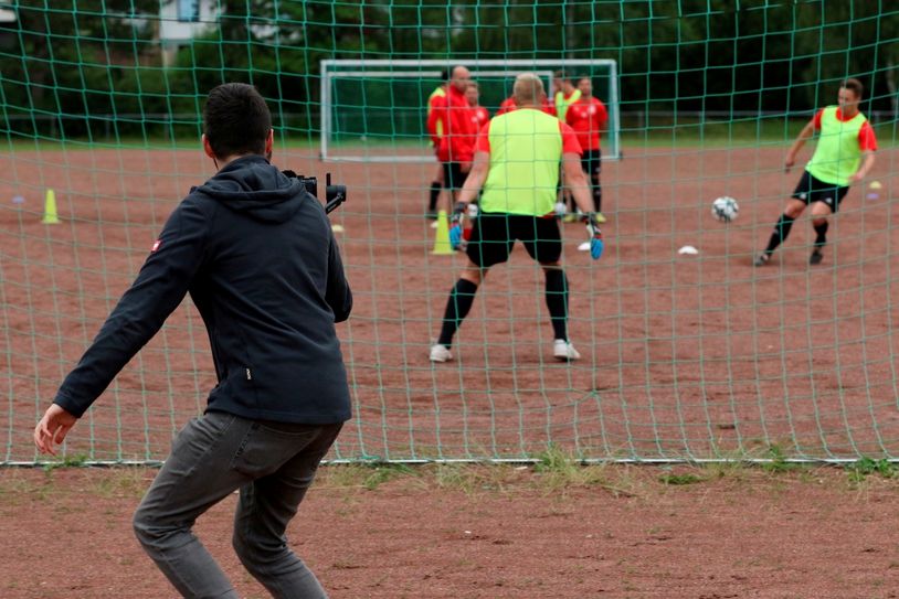 Mitten aus dem Leben der Vereine wird im neuen Video, das am 8. Oktober auf dem Youtube-Kanal der Stadt Mechernich veröffentlicht wird, berichtet, so auch von den elf Fußballfreunden der TuS. Foto: Rocco Barsch/pp/Agentur ProfiPress