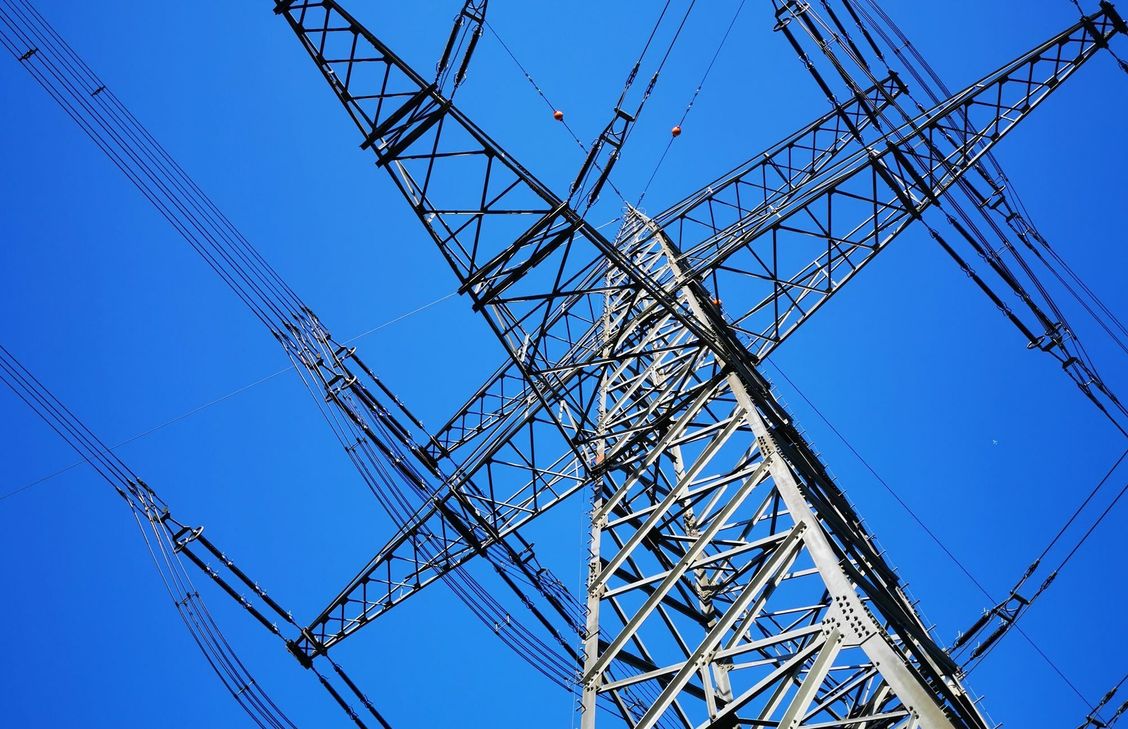 Der zweite Abschnitt der geplanten 110-/380-kV-Höchstspannungsfreileitung Metternich–Nederstedem vom Punkt Pillig bis zur Umspannanlage Wengerohr darf gebaut werden.