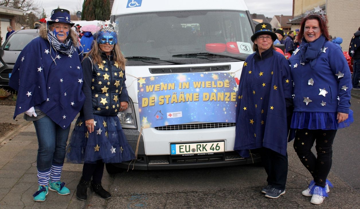 Die Kita-Leiterinnen Michaela Mevissen (v.l.), Conny Valerius, Gabriele Göke und Silvia Ellhof präsentieren das Motto. Foto: Thomas Schmitz/pp/Agentur ProfiPress