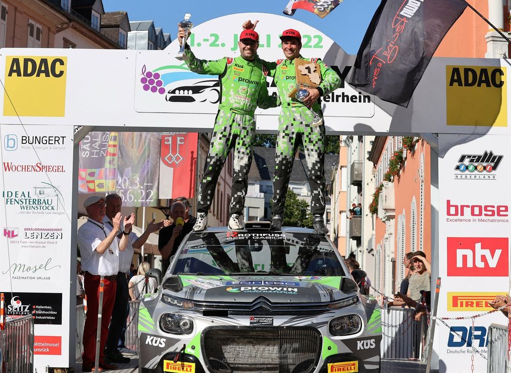 Tollen Rallyesport mit einem verdienten Sieger bekamen die Zuschauer der ADAC Rallye Mittelrhein zusehen. Lokalmatador Marijan Griebel (r.) und Beifahrer Tobias Braun siegten am Ende auf ihrem Citröen C3 Rallye2 mit 21,9 Sekunden Vorsprung.