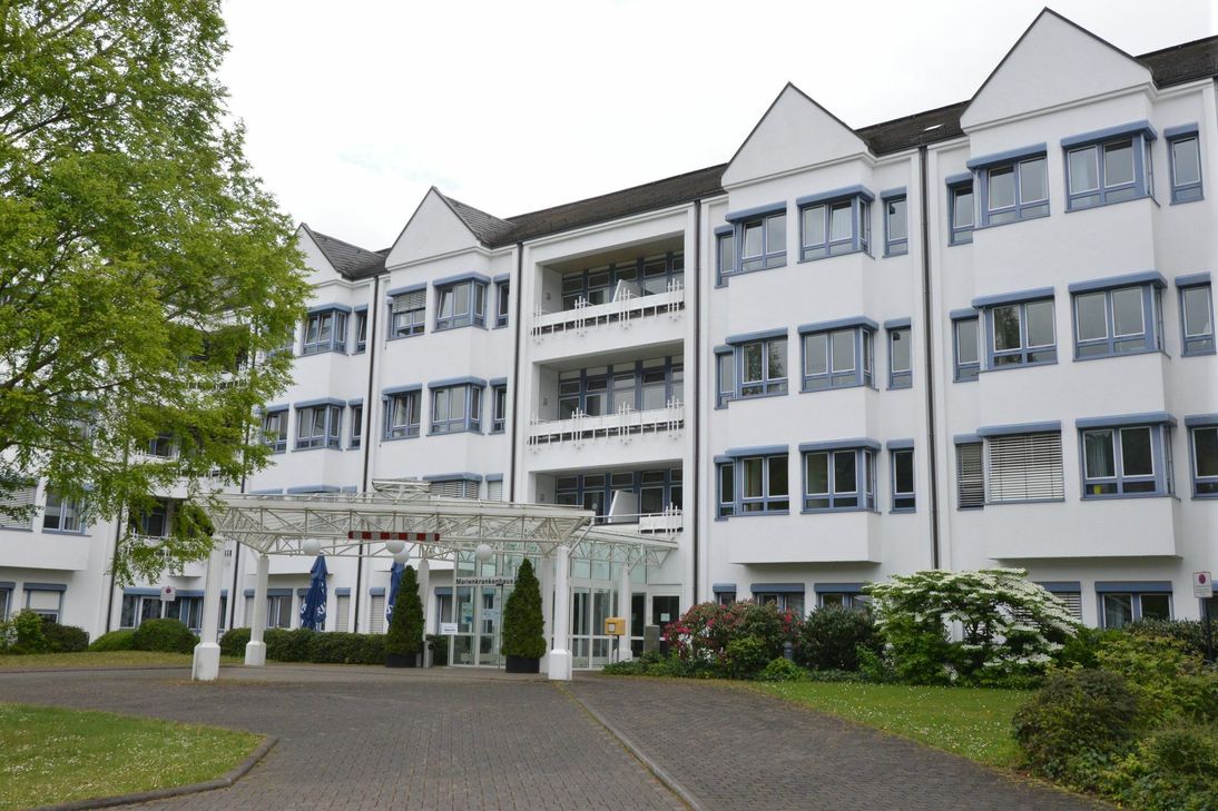 Das Cochemer Marienkrankenhaus (Foto) und das Zeller Krankenhaus haben finanzielle Schwierigkeiten. Nun soll offenbar die Cochem-Zeller Politik helfen. Foto: Zender