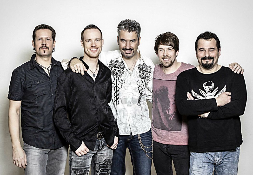 Die "Roxxbusters" geben ihr Weihnachts-Wunschkonzert im Club Toni.  Foto: Heiko Kappeller