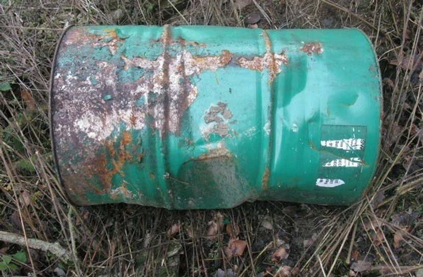 In Kesten wurde dieses Fass illegal entsorgt - kein Kavaliersdelikt
