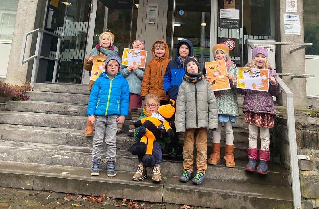 Die Kinder aus dem Kindergarten St. Ursula brachten ihre Forderungen ins Monschauer Rathaus.