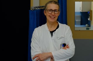 Dr. med. Marion Klieden leitet das Brustzentrum am Klinikum der Boromäerinnen Mitte Trier. Jährlich werden dort über 300 Neuerkrankungen der Brust diagnostiziert, operiert und therapiert.