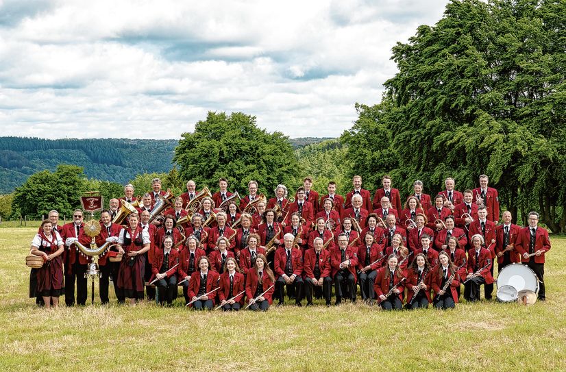 Der Musikverein Lyra Höfen feiert 130. Geburtstag und lädt zu Sternmarsch, WDR4, Egerländer-Workshop sowie Musikfest der Städteregion Aachen ein.