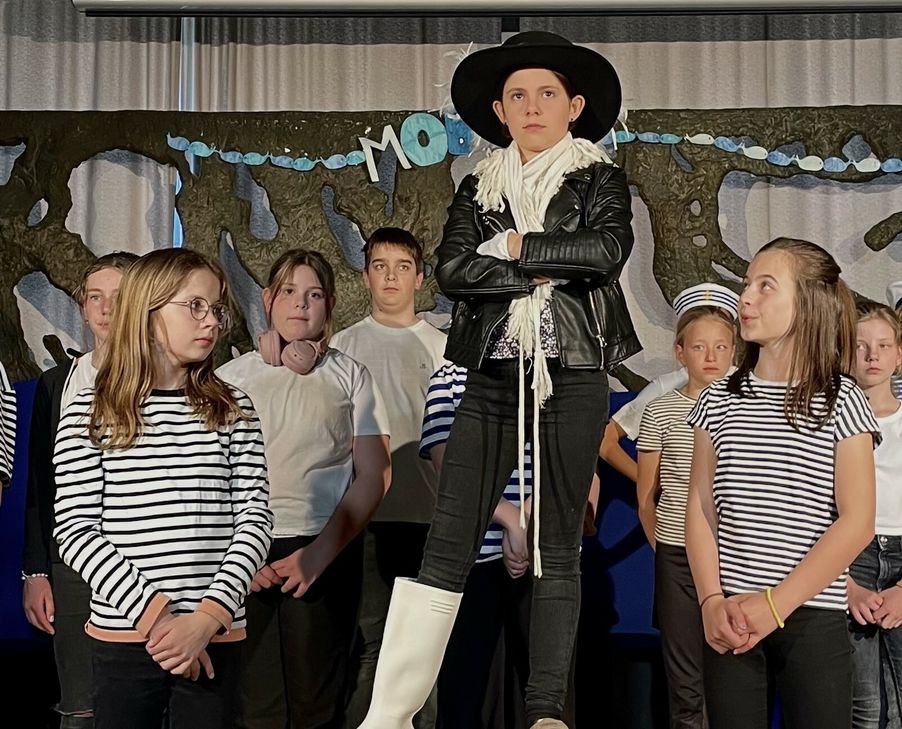 Hinreißendes Spiel der Schüler/innen.