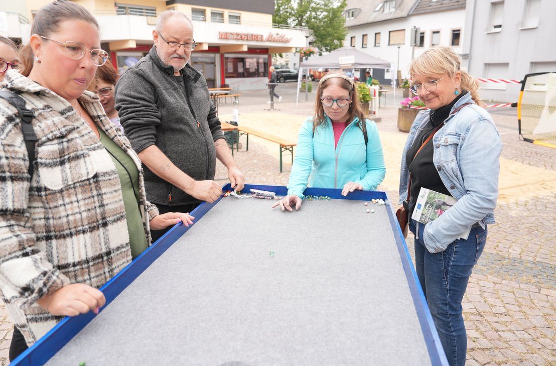 Neben Informationsständen gab es beim diesjährigen Inklusionstag in Speicher auch zahlreiche Mitmachangebote rund um das Thema "Inklusion in Sport und Bewegung".
