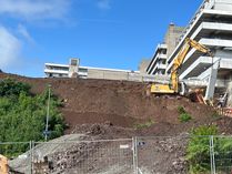 Bagger und Bewegung großer Erdmassen