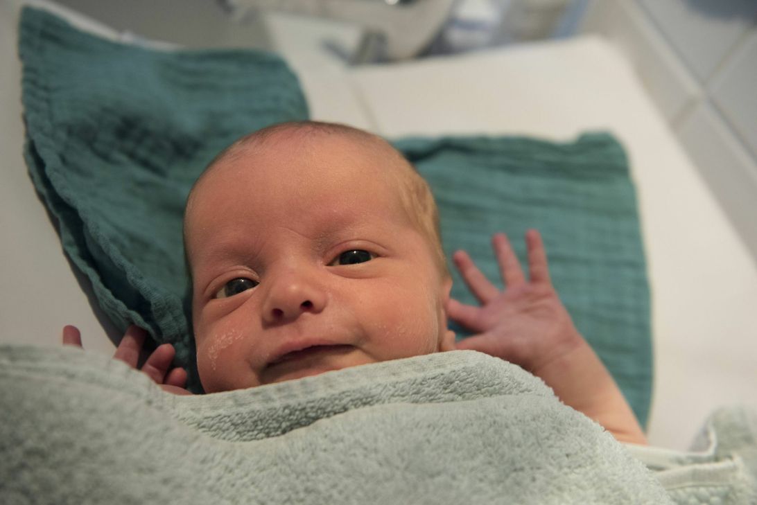 Gut betreut ins Leben starten: Damit sich wieder mehr Familien auf die Unterstützung einer Hebamme verlassen können, soll nun eine Zentrale für Stadt und Kreis eingerichtet werden. Foto: Imago/Reporter