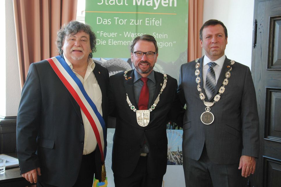 Bürgermeister Bernard Moraine (v. l.), Oberbürgermeister Wolfgang Treis und Bürgermeister Stanislav Blaha beim offiziellen Empfang im Alten Rathaus.
