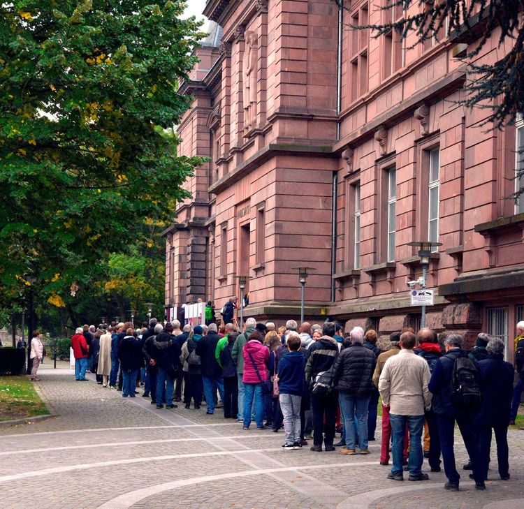 Besucherandrang in der Nero-Ausstellung. Foto: GDKE/ Rheinisches Landesmuseum Trier, Thomas Zühmer