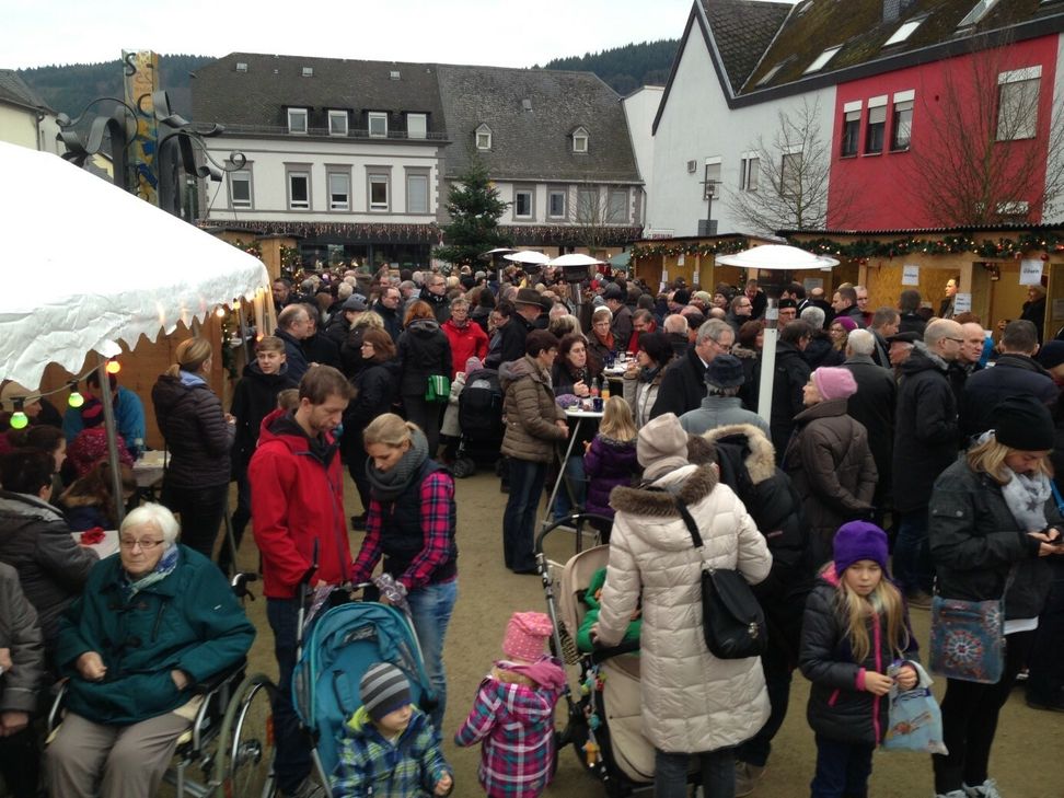 Das Adventsfest in Schweich wird von der Stadtkapelle auf dem Synagogenvorplatz veranstaltet. Foto: FF