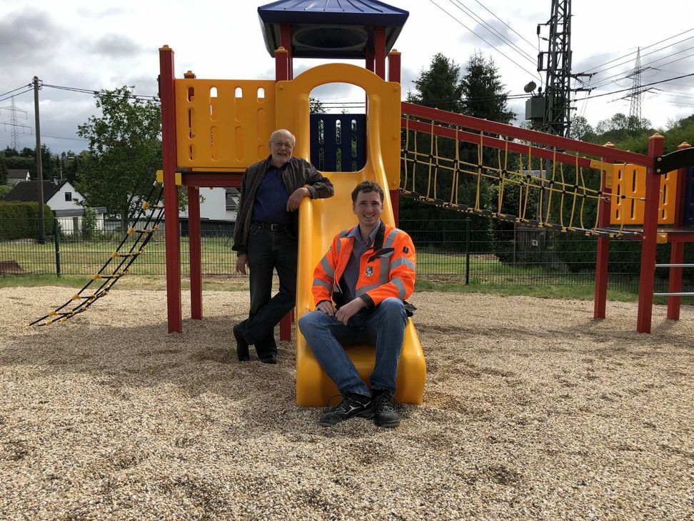Dieses neue Spielgerät wurde in Scheven auf dem Spielplatz an der Furtstraße aufgestellt.