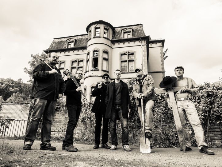 "Gravedigger Jones" treten beim Wunschbrunnenhof auf. Foto: Dirk Gottwald