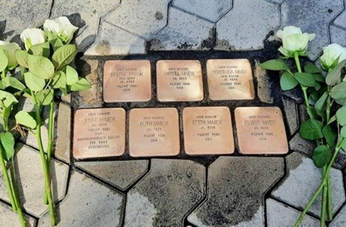 Mitglieder der Bopparder SPD haben auch in diesem Jahr die Stolpersteine gereinigt.