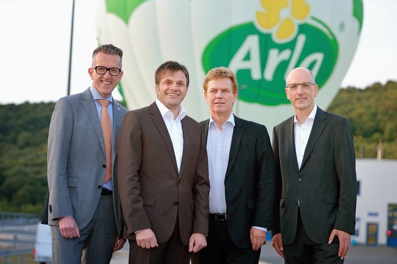 Joachim Streit, Landrat des Eifelkreises Bitburg-Prüm; Jürgen Wolf, Standortleiter Arla Werk Pronsfeld; Peder Tuborgh, Vorstandsvorsitzender Arla Foods; Winfried Meier, Deutschland-Chef Arla Foods (v.l.)