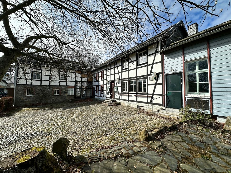 Es ist ruhig geworden im Mützenicher »Nassenhof«. Die Kultstätte mit Tanzsaal, Restaurant und Gästezimmern steht zum Verkauf.
