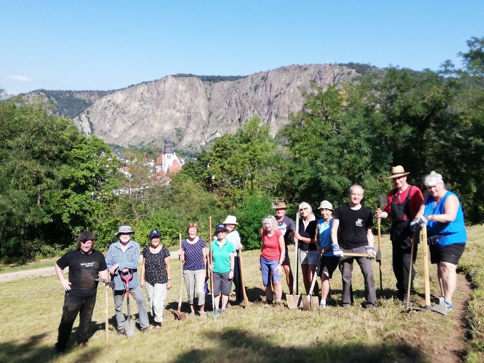 Die Wegepaten um den Organisator und »Vorarbeiter« Chnutz von Hopfen.