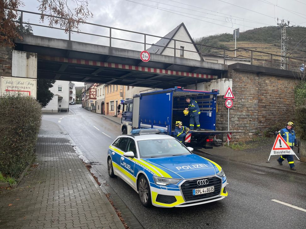 Diese Zufahrt zum Ortsteil  Karden soll gegen Hochwasser gesichert werden.
