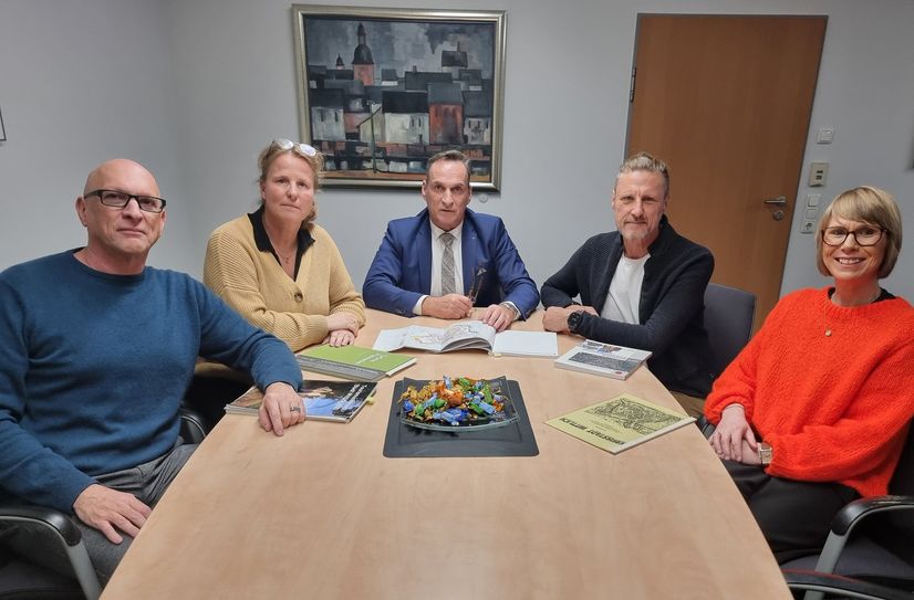 Die Arbeitsgruppe (v.l.): Thomas Eldagsen, Julia Hollweg, Rainer Wener und Diana Gerhards im Gespräch mit Bürgermeister Joachim Rodenkirch.