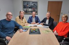 Die Arbeitsgruppe (v.l.): Thomas Eldagsen, Julia Hollweg, Rainer Wener und Diana Gerhards im Gespräch mit Bürgermeister Joachim Rodenkirch.