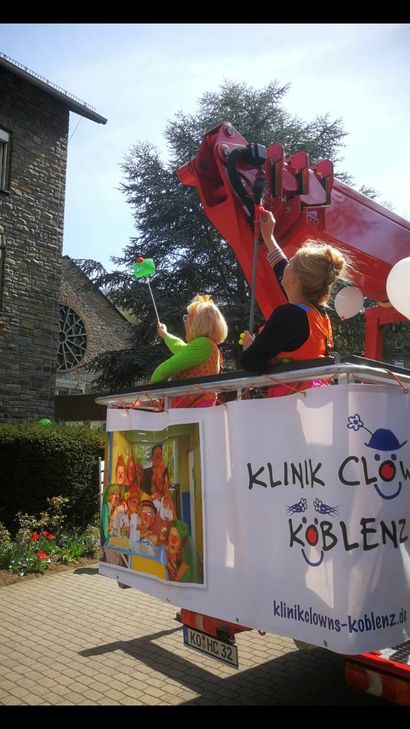 Die Klinikclowns brachten "Lachen to go"!