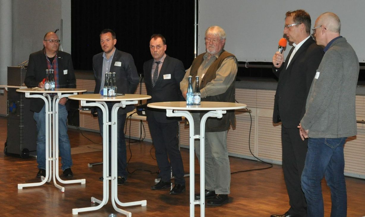 Im Rahmen von Podiumsdiskussionen wurden Ansätze für die Senioren- und die Jugendarbeit in Zeiten des demographischen Wandels vorgestellt.