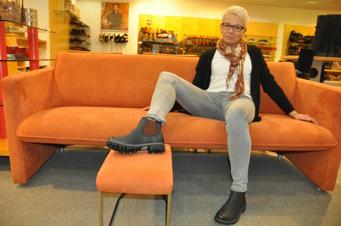Gut beschuht ging es aus dem "Schuhhaus Jochum".