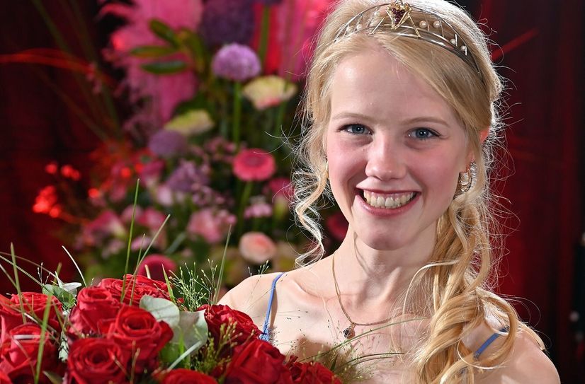 Schafft Mariella Cramer den Sprung an die Spitze aller Deutschen Weinmajestäten? Heute abstimmen!