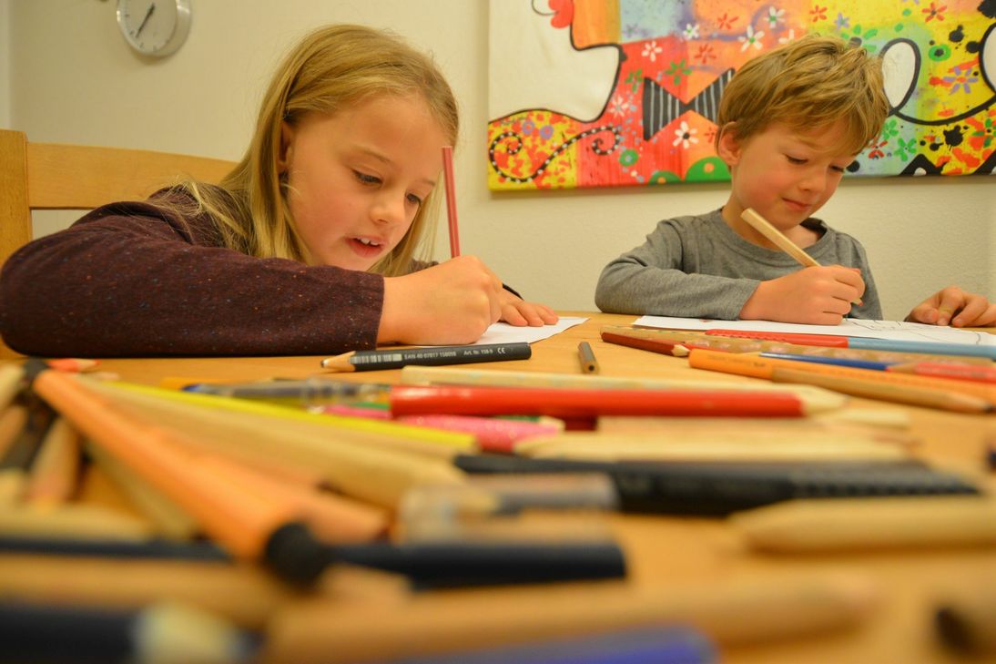 Wer ein schönes Weihnachtsbild malt, kann tolle Preise gewinnen. Foto: Zender