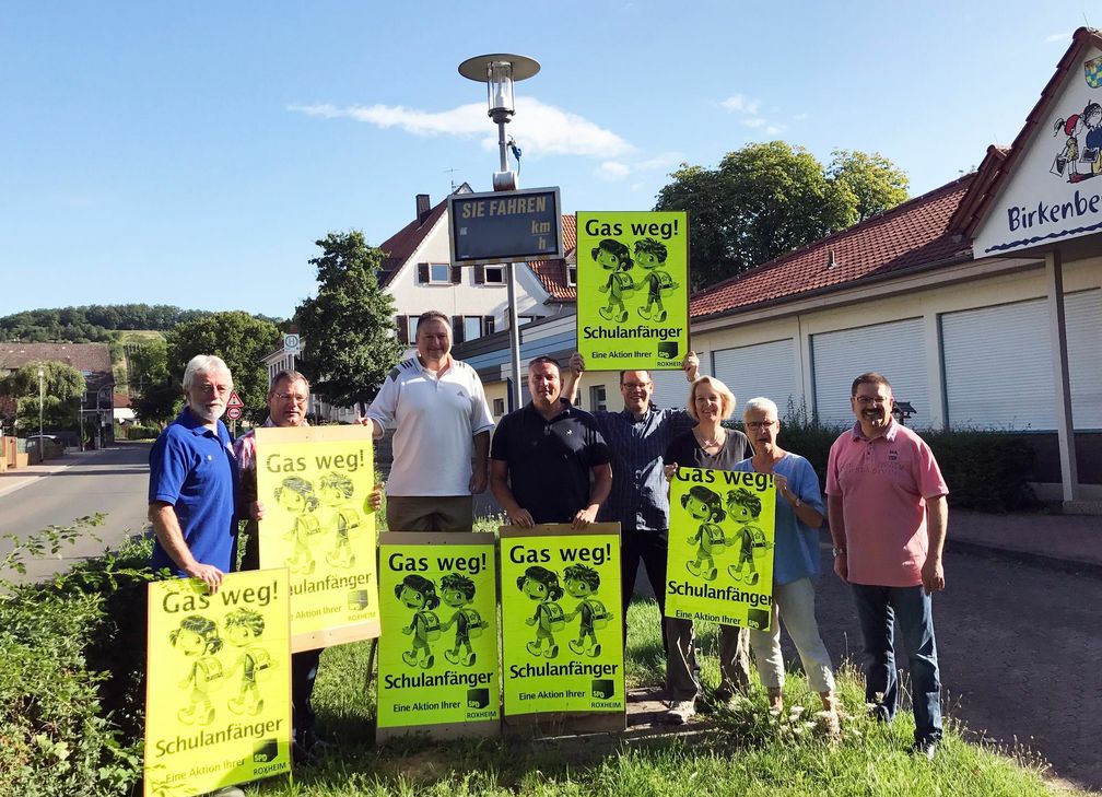 Die Plakat-Aktion führt die Roxheimer SPD zum zehnten Mal durch. Foto: privat