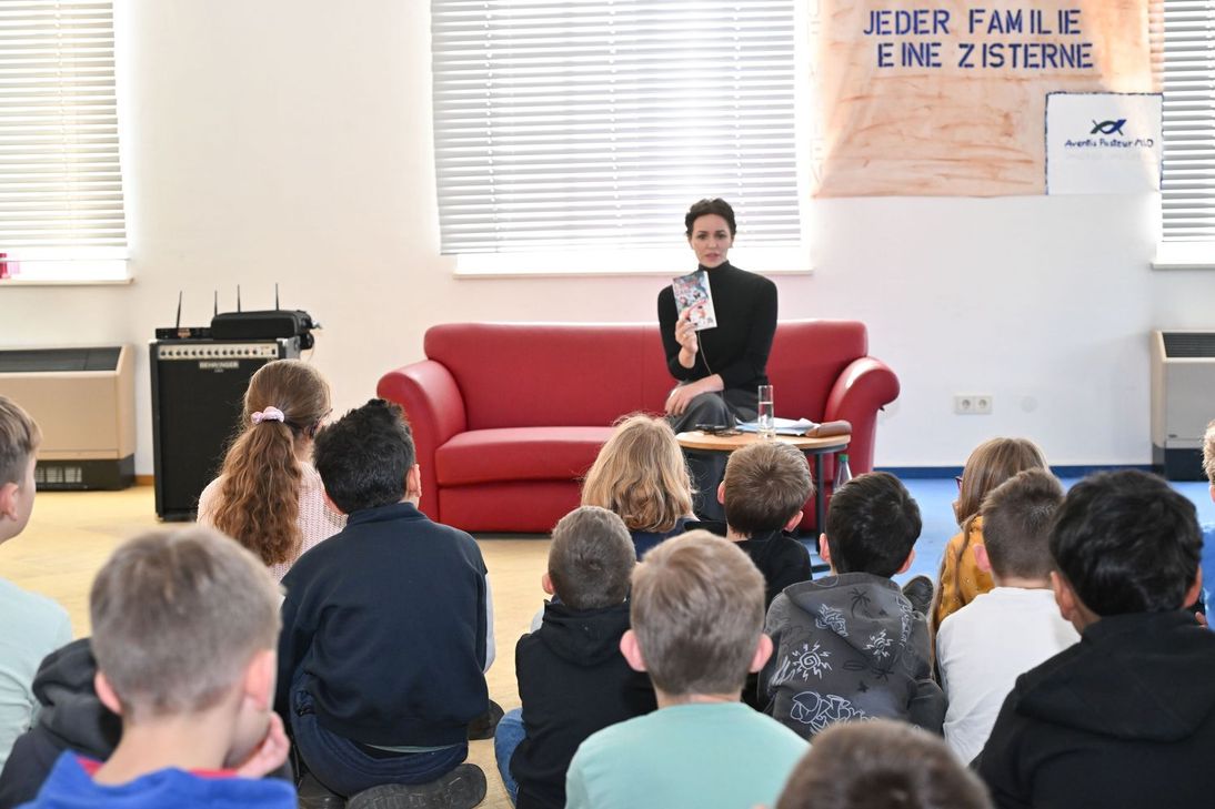 Gespannt verfolgten die Schüler die Lesung.