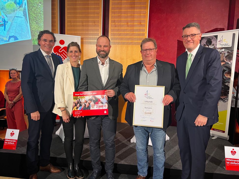 Für Konzen nahmen Matthias Steffens und Oliver Krings freudig die Auszeichnung "Gold" entgegen.