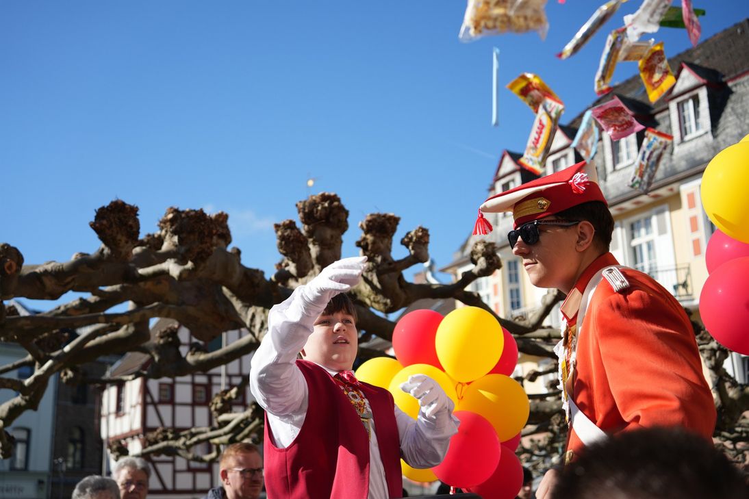 Küfer Finn I. hatte sichtlich Spaß bei "seinem" Zug in Euskirchen