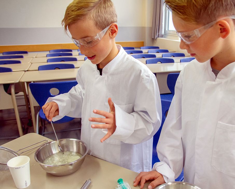 Die Kinderhochschule der TH Bingen bietet vom 12. bis 19. Oktober Wissenschaft zum Anfassen und Mitmachen für Nach-wuchsforscher*innen zwischen 8 und 12 Jahren.